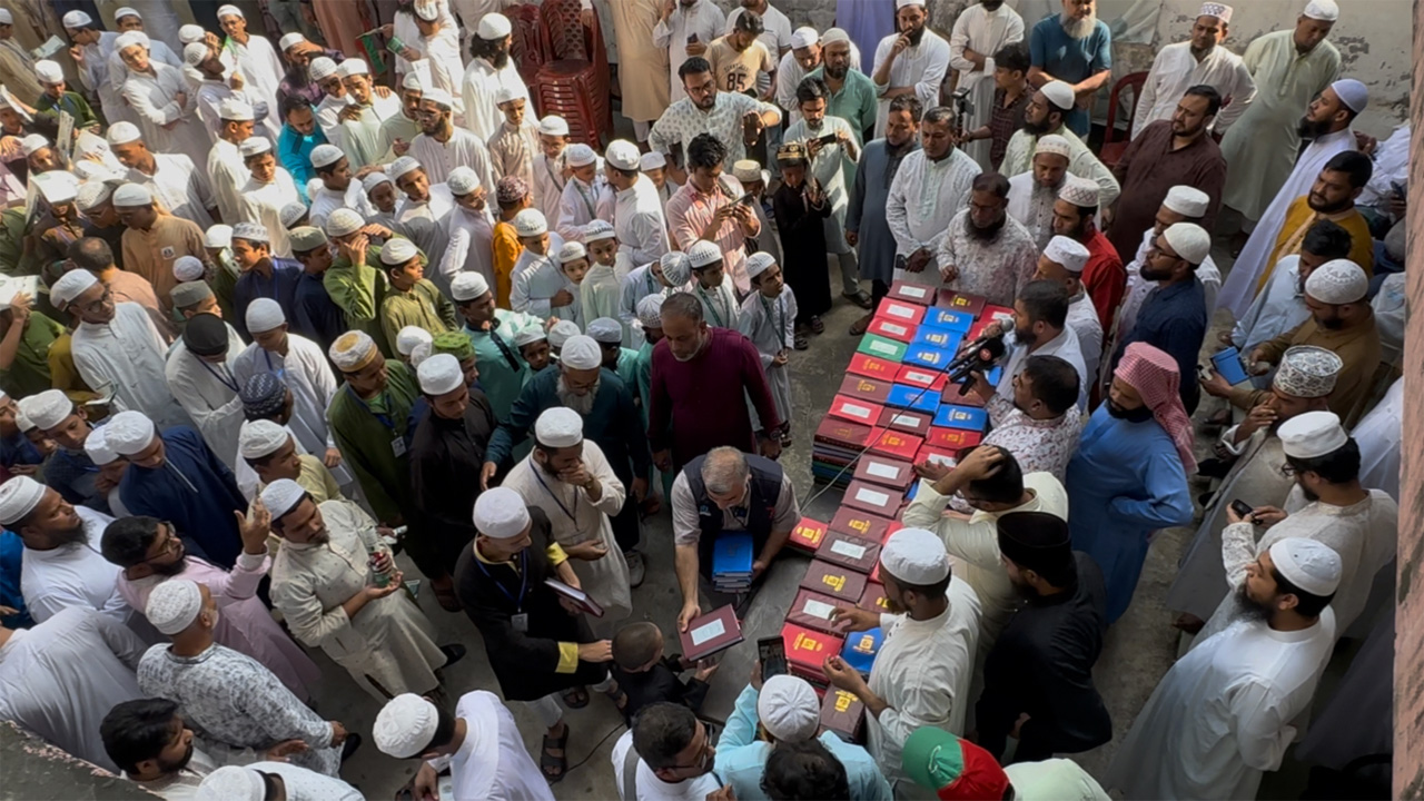 Kur'an-ı Kerim Nüshası Hediyesi